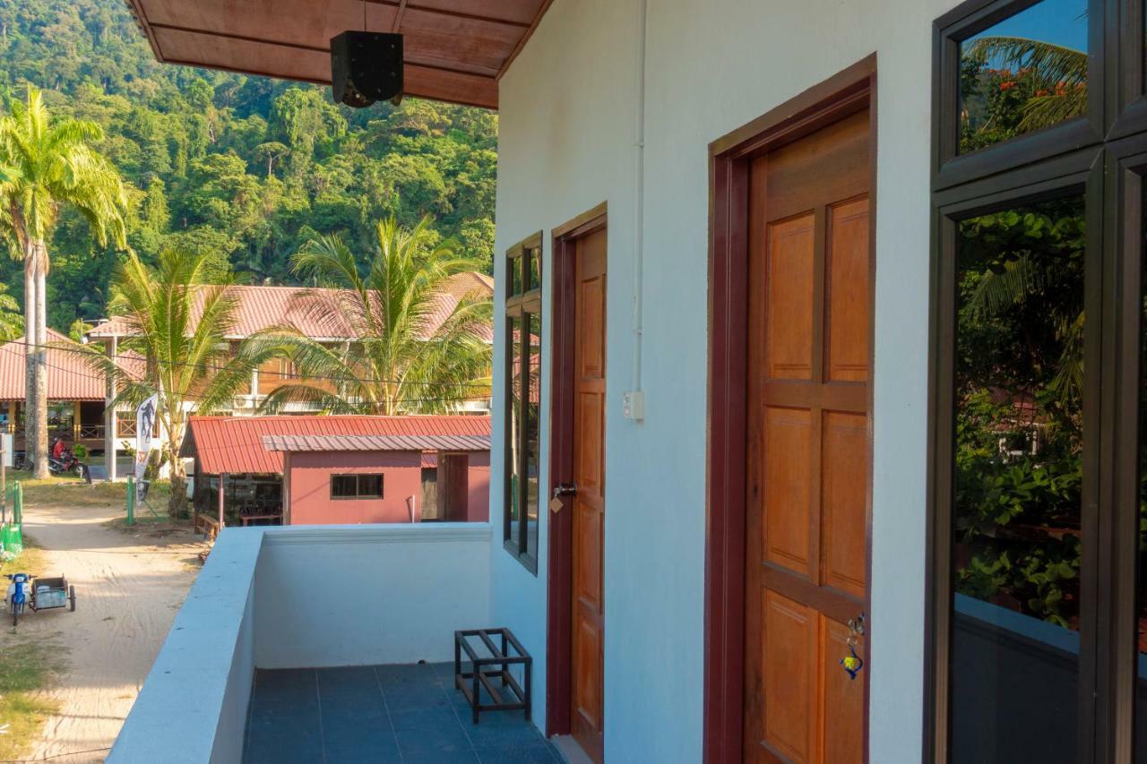 Tioman Cabana Bed & Breakfast Kampong Ayer Batang Экстерьер фото